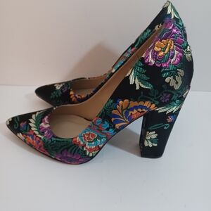Not Just a Pump Womens Heels Pre-owned Size 8 Meduim